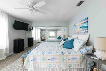 Sand & Sun Escape | Spacious Retreat Near St. Augustine Beach - St. Augustine, Florida