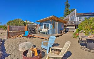 Historic Gig Harbor Waterfront Retreat with Private Beach - Gig Harbor, Washington