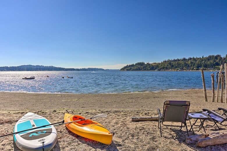 Historic Gig Harbor Waterfront Retreat with Private Beach - Gig Harbor, Washington