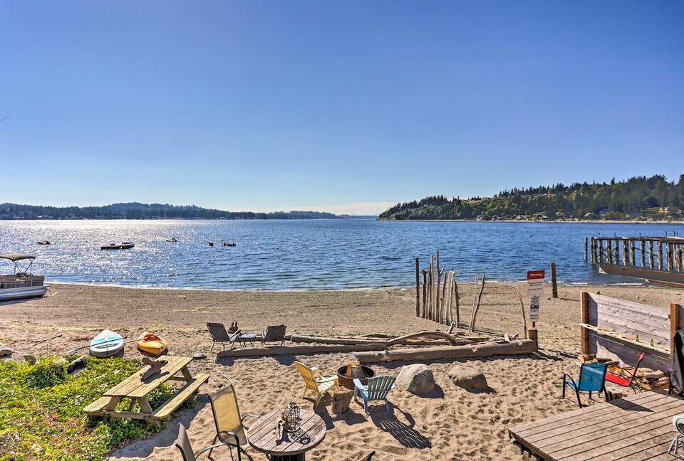 Historic Gig Harbor Waterfront Retreat with Private Beach - Gig Harbor, Washington