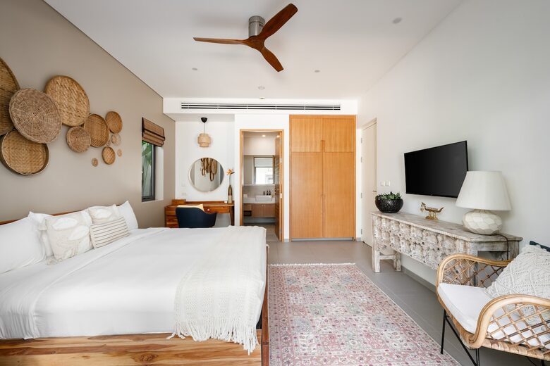 Elegant 5-Bedroom Beachfront Escape in Natai - Khok Kloi, Thailand