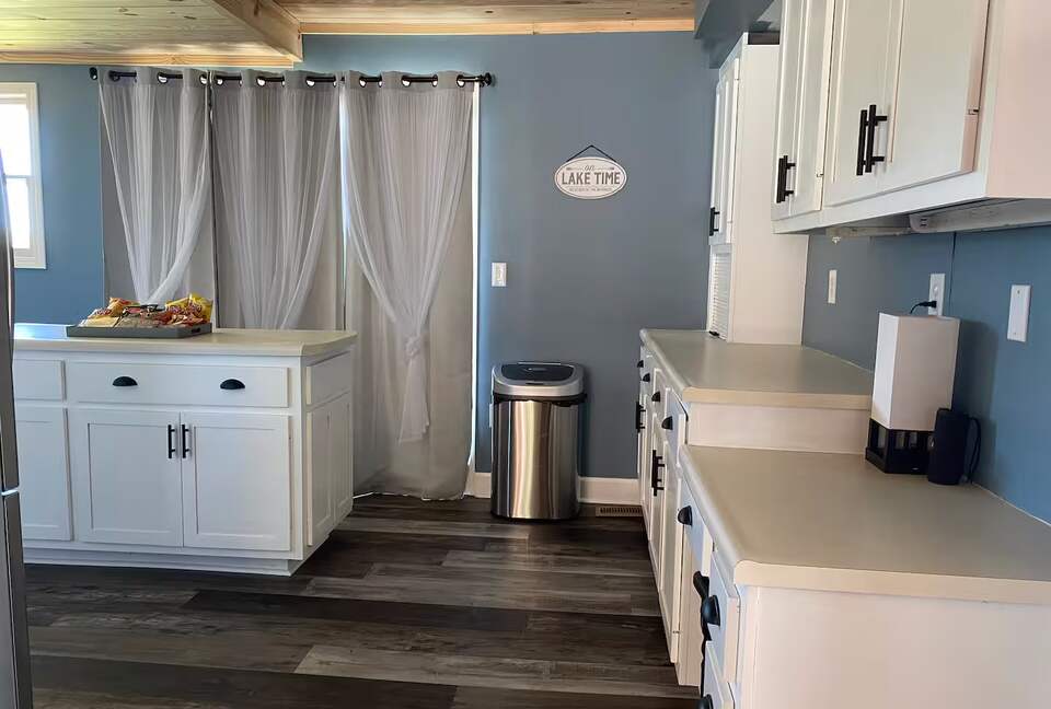 Douglas Lakefront Getaway with Mountain Views & Private Dock - Dandridge, Tennessee