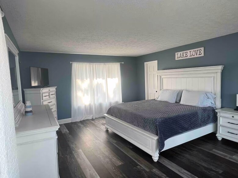 Douglas Lakefront Getaway with Mountain Views & Private Dock - Dandridge, Tennessee