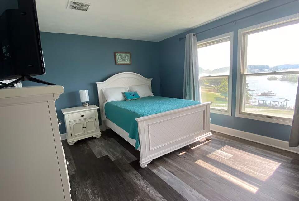 Douglas Lakefront Getaway with Mountain Views & Private Dock - Dandridge, Tennessee