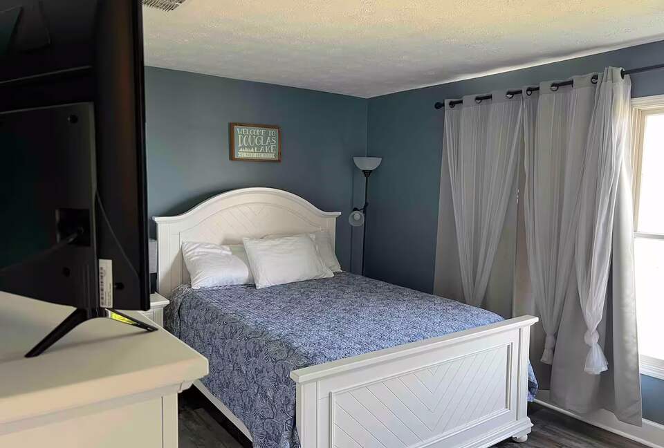 Douglas Lakefront Getaway with Mountain Views & Private Dock - Dandridge, Tennessee