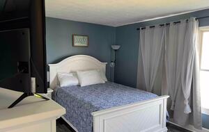 Douglas Lakefront Getaway with Mountain Views & Private Dock - Dandridge, Tennessee