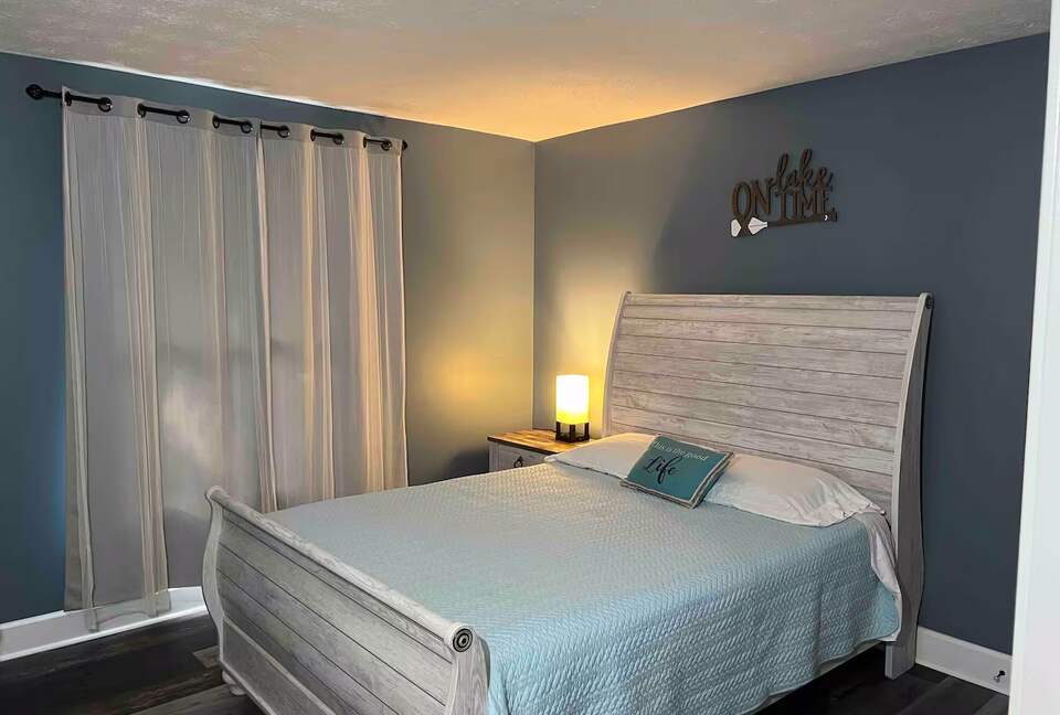 Douglas Lakefront Getaway with Mountain Views & Private Dock - Dandridge, Tennessee