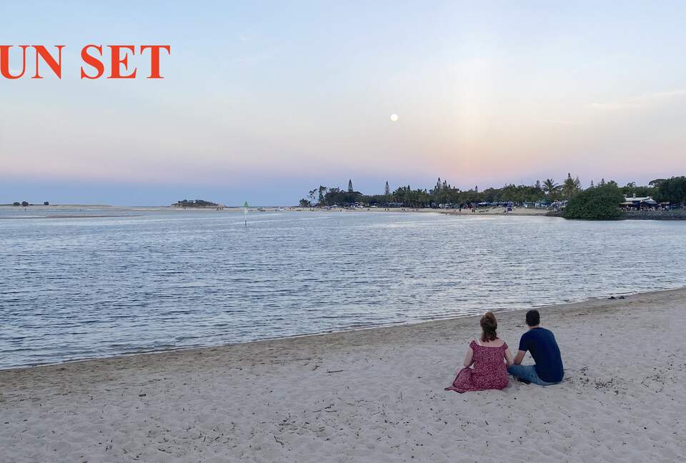 Exclusive Cotton Tree Waterfront Retreat with Resort Amenities - Maroochydore, Australia