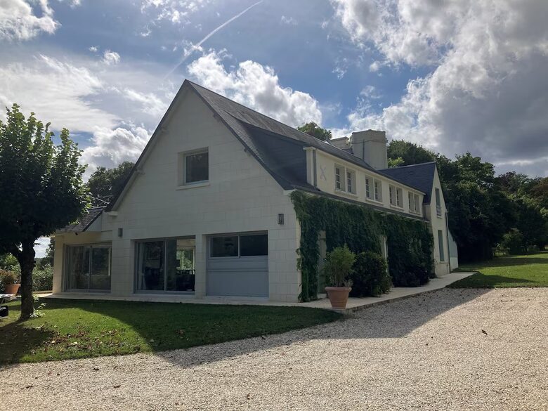 Refined Family Residence with Parkland and Pool in the Loire Valley - Loches, France