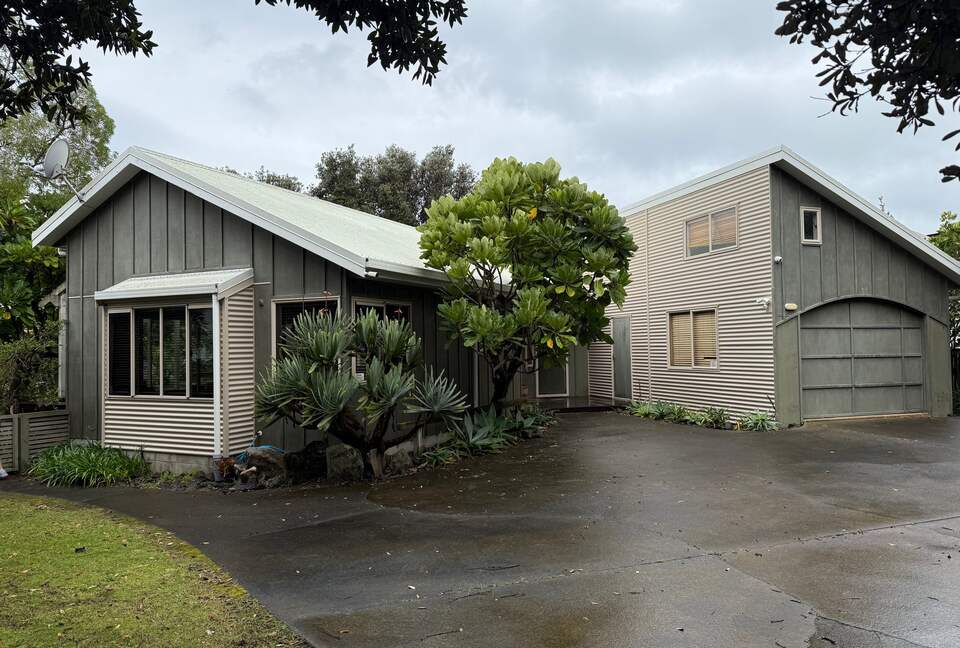 Charming Coastal Retreat in the Bay of Plenty - Bowentown, New Zealand