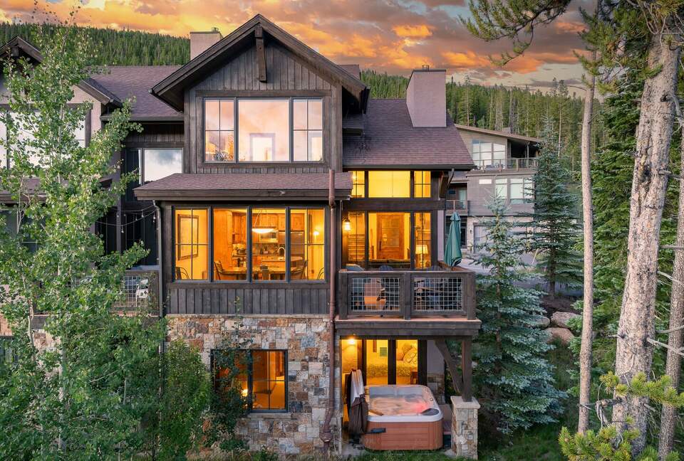 Luxury Villa with Hot Tub & Mountain Views near Winter Park Resort - Winter Park, Colorado