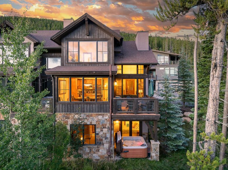 Luxury Villa with Hot Tub & Mountain Views near Winter Park Resort - Winter Park, Colorado