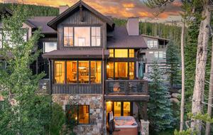 Luxury Villa with Hot Tub & Mountain Views near Winter Park Resort - Winter Park, Colorado
