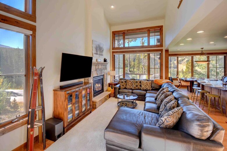 Luxury Villa with Hot Tub & Mountain Views near Winter Park Resort - Winter Park, Colorado