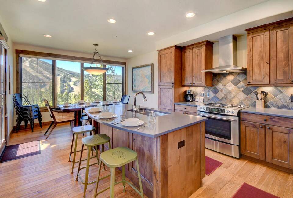 Luxury Villa with Hot Tub & Mountain Views near Winter Park Resort - Winter Park, Colorado