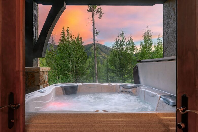 Luxury Villa with Hot Tub & Mountain Views near Winter Park Resort - Winter Park, Colorado