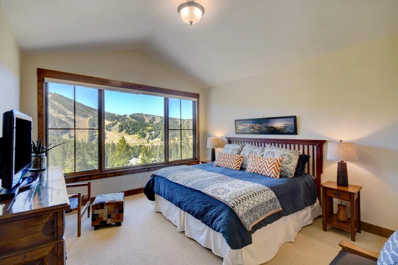 Luxury Villa with Hot Tub & Mountain Views near Winter Park Resort - Winter Park, Colorado