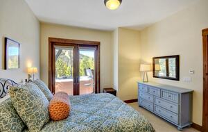 Luxury Villa with Hot Tub & Mountain Views near Winter Park Resort - Winter Park, Colorado