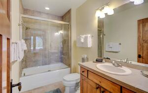Luxury Villa with Hot Tub & Mountain Views near Winter Park Resort - Winter Park, Colorado