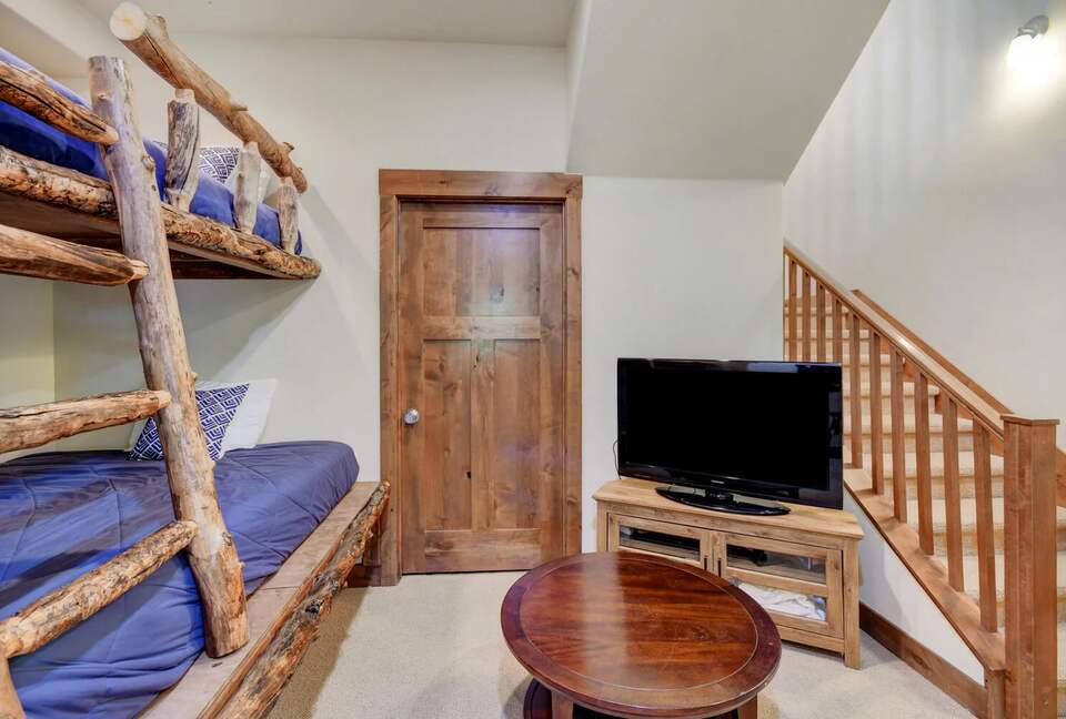 Luxury Villa with Hot Tub & Mountain Views near Winter Park Resort - Winter Park, Colorado