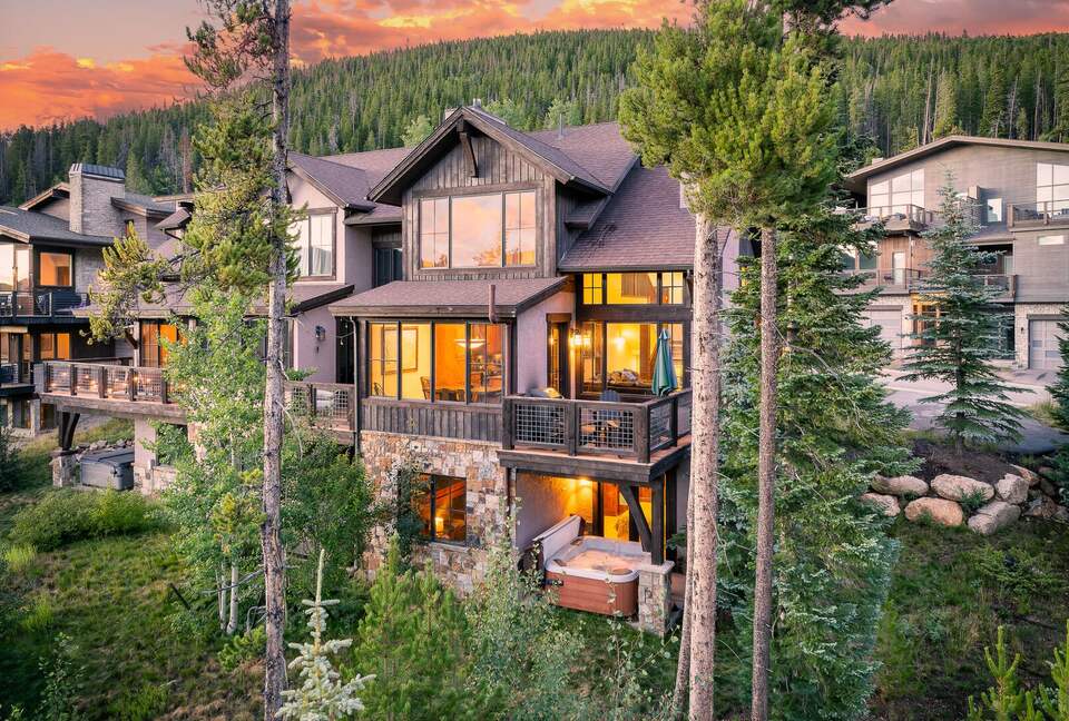 Luxury Villa with Hot Tub & Mountain Views near Winter Park Resort - Winter Park, Colorado