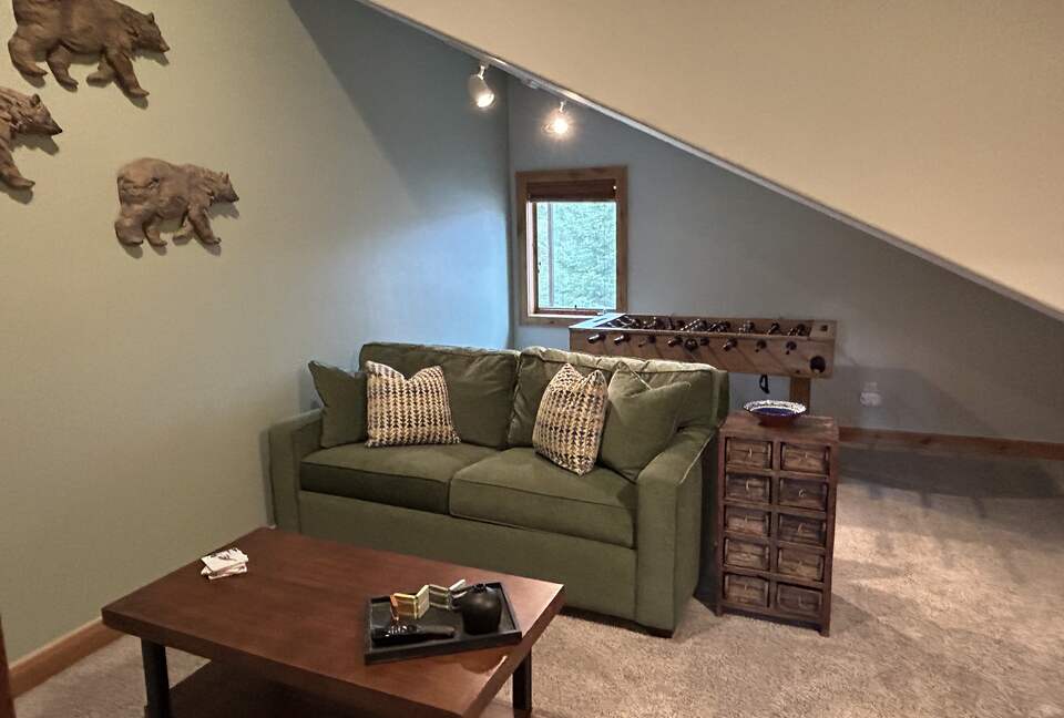 Bonus room with sofa bed, US full size