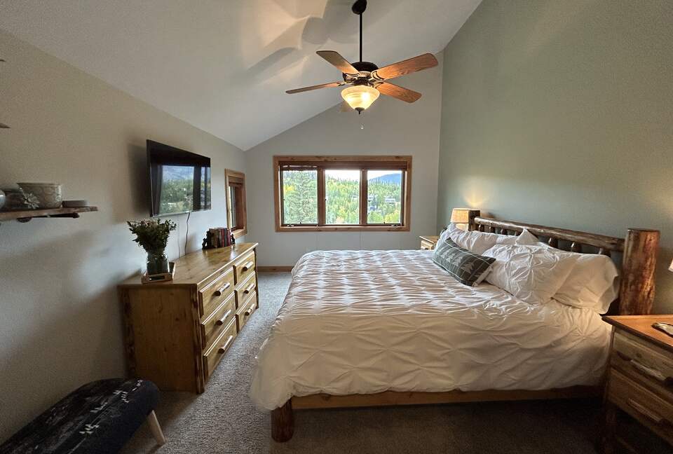 Primary bedroom, with US King bed