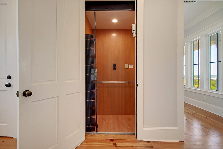 Elegant Isle of Palms Escape with Rooftop Deck - Isle of Palms, South Carolina