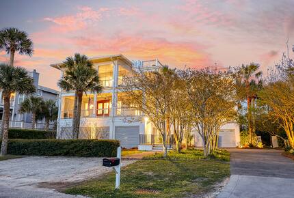 Elegant Isle of Palms Escape with Rooftop Deck - Isle of Palms, South Carolina