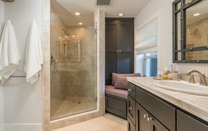 Downstairs en-suite bathroom