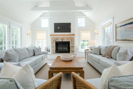 Cliffside Luxury with Pool & Hot Tub - Nantucket, Massachusetts