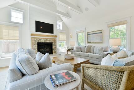 Cliffside Luxury with Pool & Hot Tub - Nantucket, Massachusetts