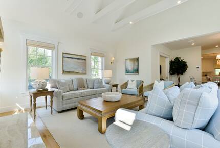 Cliffside Luxury with Pool & Hot Tub - Nantucket, Massachusetts