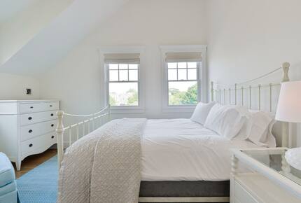 Cliffside Luxury with Pool & Hot Tub - Nantucket, Massachusetts