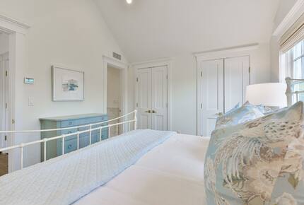 Cliffside Luxury with Pool & Hot Tub - Nantucket, Massachusetts