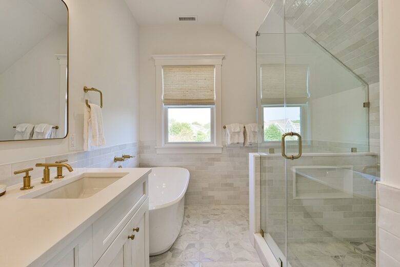 Cliffside Luxury with Pool & Hot Tub - Nantucket, Massachusetts