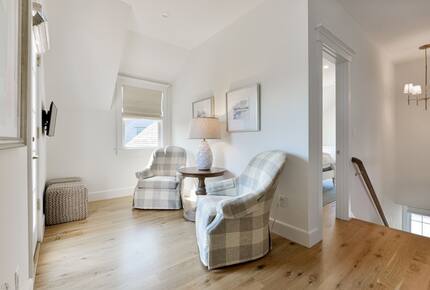 Cliffside Luxury with Pool & Hot Tub - Nantucket, Massachusetts