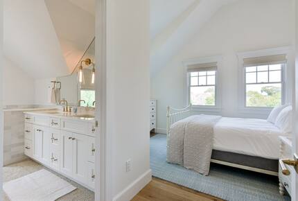 Cliffside Luxury with Pool & Hot Tub - Nantucket, Massachusetts