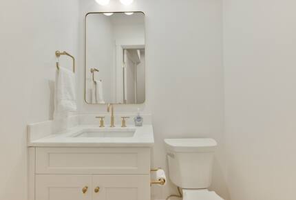 Cliffside Luxury with Pool & Hot Tub - Nantucket, Massachusetts