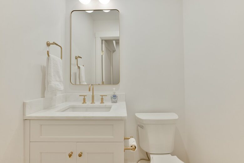 Cliffside Luxury with Pool & Hot Tub - Nantucket, Massachusetts