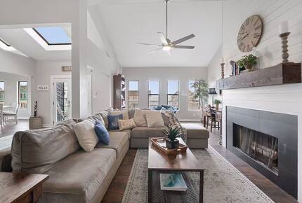 Spacious Galveston Beach House with Ocean Views - Galveston, Texas