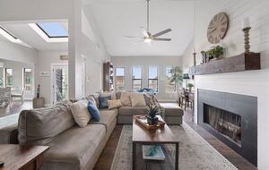 Spacious Galveston Beach House with Ocean Views - Galveston, Texas