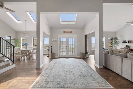 Spacious Galveston Beach House with Ocean Views - Galveston, Texas