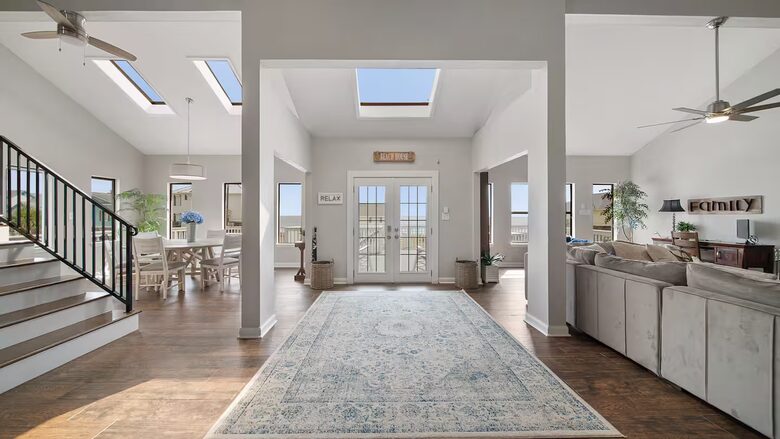 Spacious Galveston Beach House with Ocean Views - Galveston, Texas