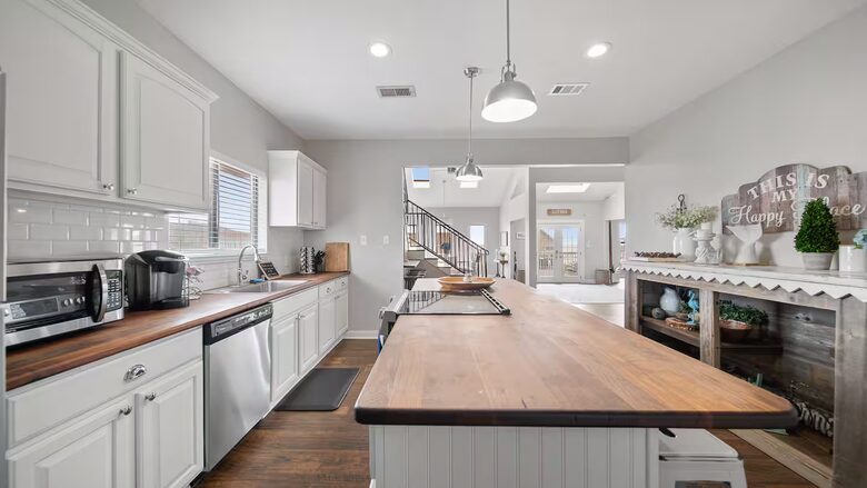 Spacious Galveston Beach House with Ocean Views - Galveston, Texas