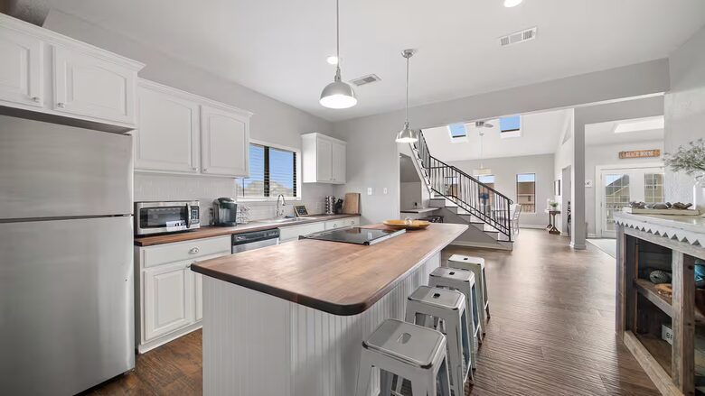 Spacious Galveston Beach House with Ocean Views - Galveston, Texas