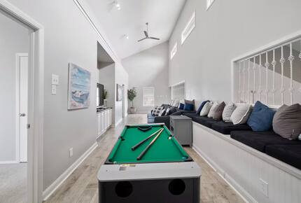 Spacious Galveston Beach House with Ocean Views - Galveston, Texas