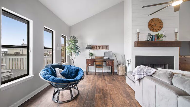 Spacious Galveston Beach House with Ocean Views - Galveston, Texas