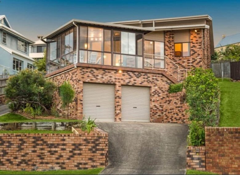 Inviting Beachside Escape with Valley Views - Gerringong, Australia