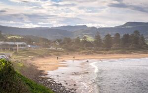 Inviting Beachside Escape with Valley Views - Gerringong, Australia
